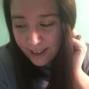 Meet your Posher, Alyssa